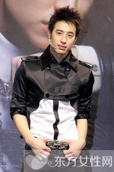 潘玮柏身高多少 潘玮珀带儿子现身引关注