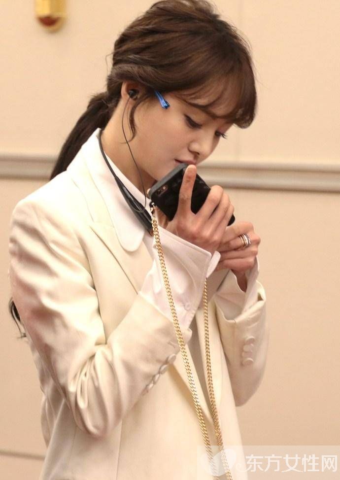 郑爽整容前后对比照 网友直呼郑爽太傻为张翰整容