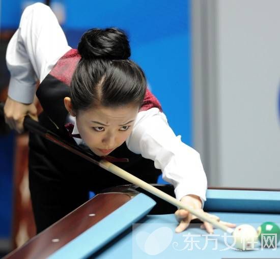 九球天后潘晓婷个人资料 潘晓婷低胸装险些走光