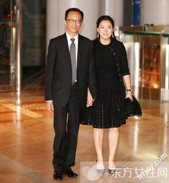  跳水皇后 伏明霞近况 伏明霞梁锦松差26岁的豪门婚姻