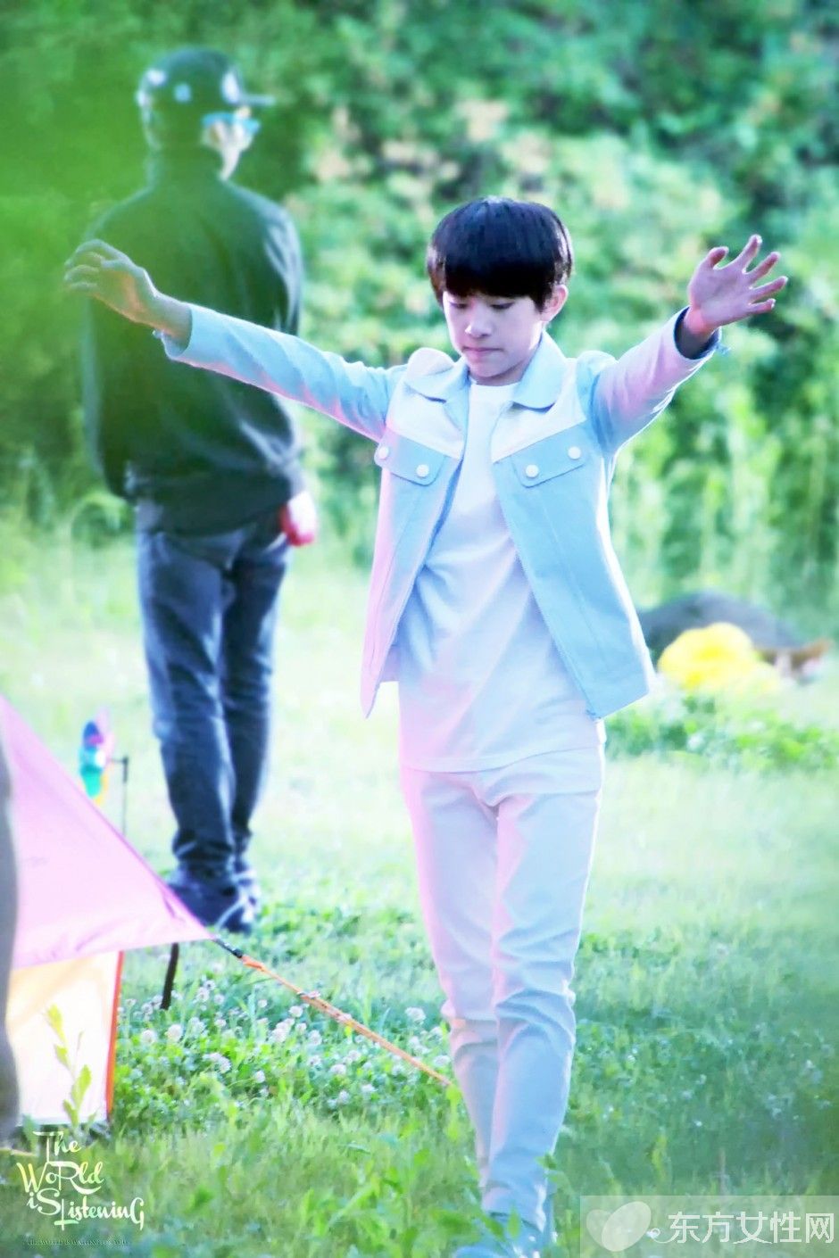 易烊千玺家庭背景惊人 易烊千玺撞脸杨洋相似度极高