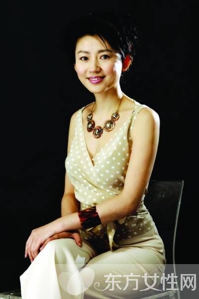 央视主持人王小丫情史大曝光 王小丫的现任老公是谁