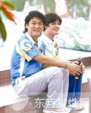 周华健混血儿曝光 周华健一家四口资料大揭秘