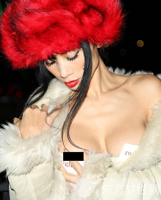 白灵个人资料曝光 54岁露点雷人自摸不停