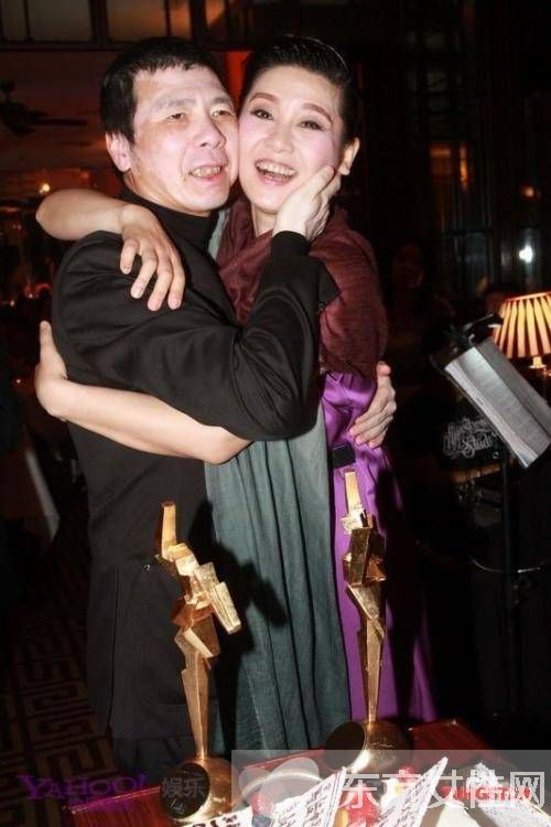 冯小刚白斑病怕遗传放弃生育 徐帆乐当 家庭主妇