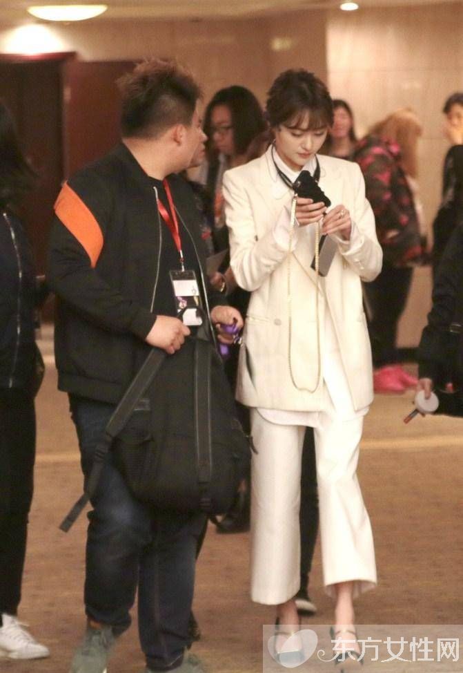 郑爽整容前后对比照 网友直呼郑爽太傻为张翰整容