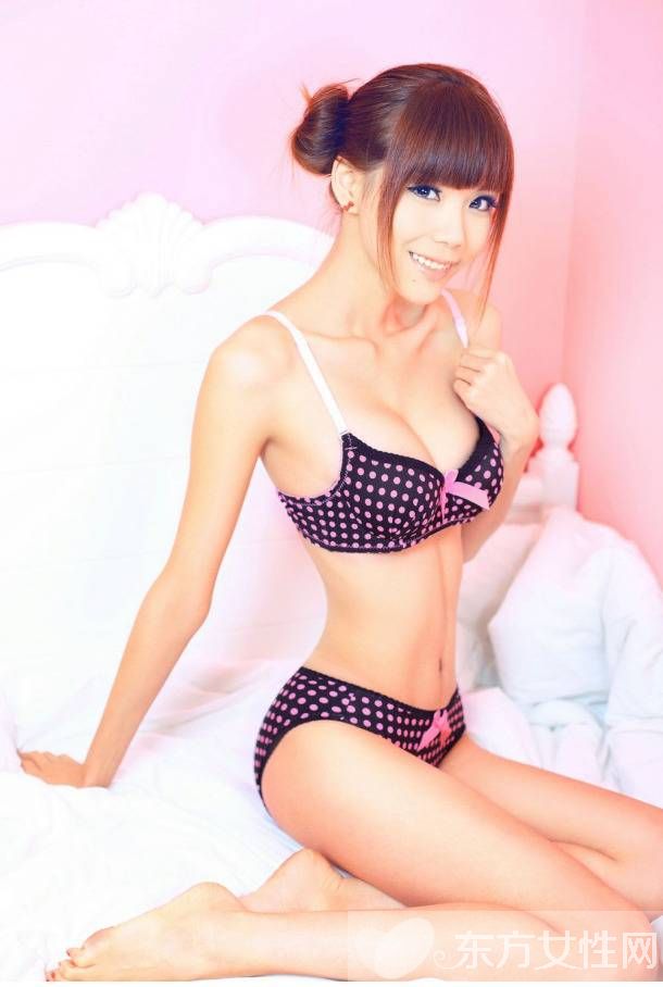 揭叶梓萱自愿被潜规则 大尺度凸点床照流出