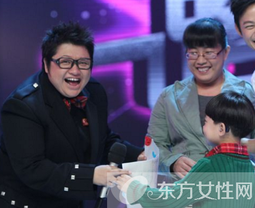 韩红养子潘子灏照片 述韩红与孤儿潘子灏的故事