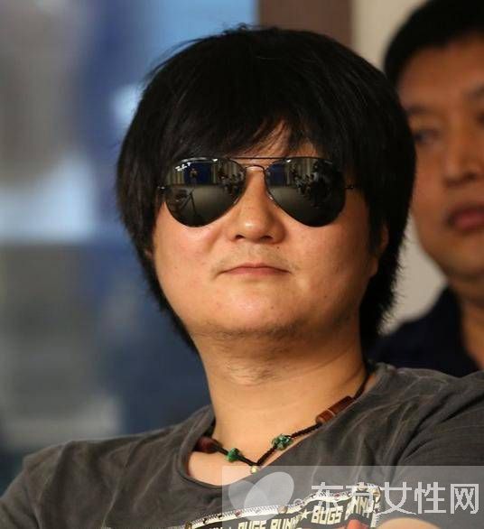 王大治家庭背景惊人 搞婚外情与董洁激吻照曝光