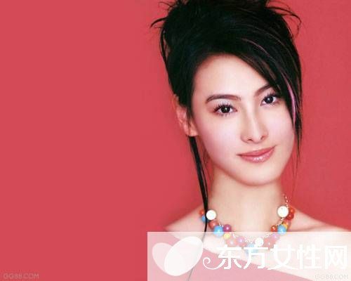 梁洛施近况曝光 与一对儿子逛商场但不见长子