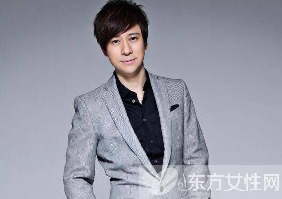 解小东近况被爆隐婚多年 儿子成年还 妻管严