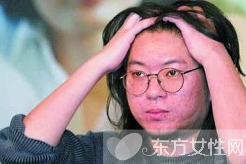 高晓松自拍美颜遭还原 揭高晓松不为人知的显赫背景