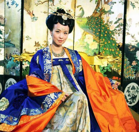 张易之最后是怎么死的 武则天到底有多少个男宠