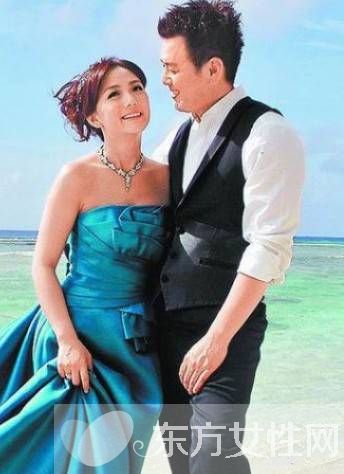 庹宗康陪老婆kiki逛超市 堪称演艺圈新好男人