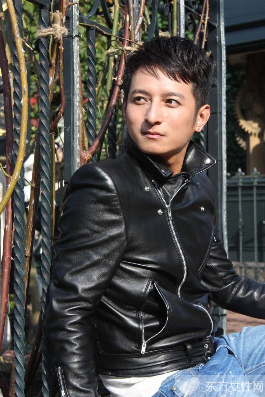 李维嘉龙丹妮密恋七年已领证 汪涵等人纷纷送上祝福