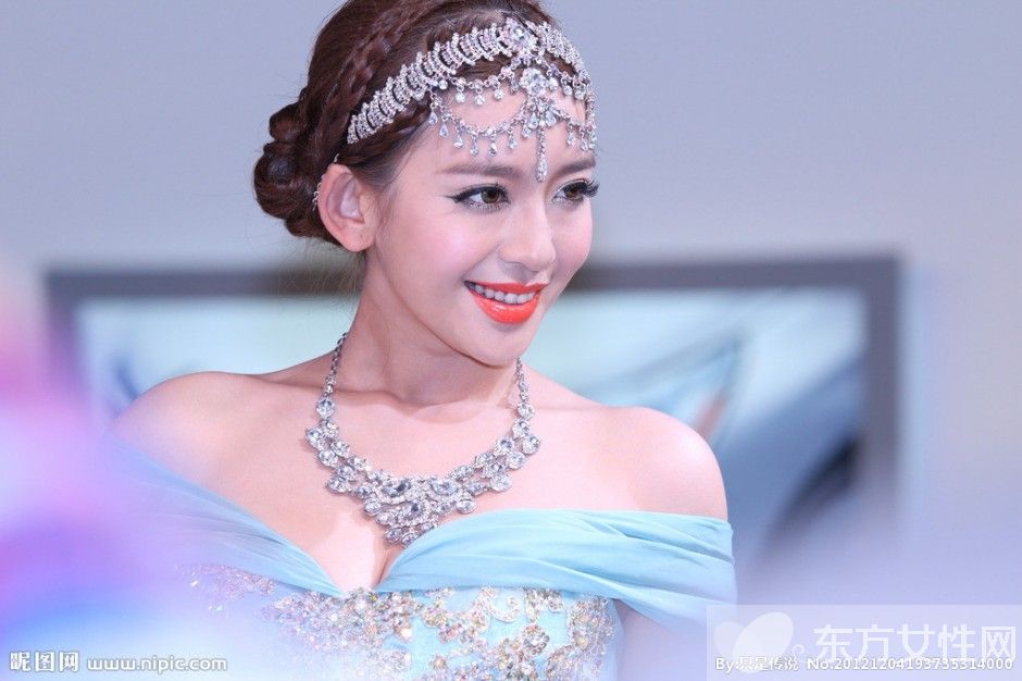 车模曹阳为圆车模梦放弃高考 进军演艺圈曾拒拍色情片