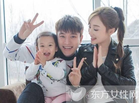 李小璐整容失败变脸瘫 老公贾乃亮力挺爱妻否认整容