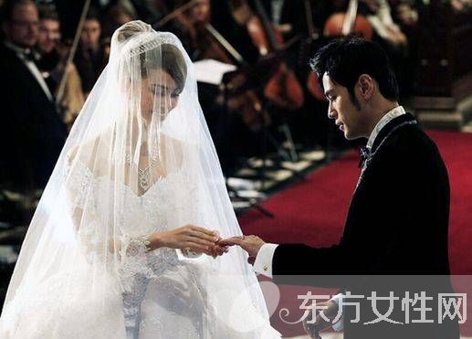 昆凌自曝周杰伦求婚浪漫细节 周杰伦昆凌古堡婚礼回顾