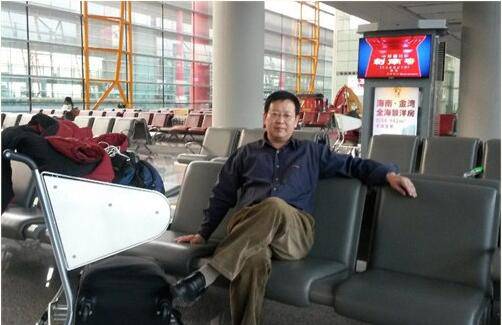 北大教授夏业良抵达美国 遭把大学生吐槽 别再祸害别人