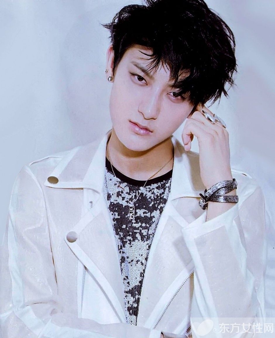 王思聪调侃黄子韬约炮骗女孩 揭黄子韬耍大牌遭封杀