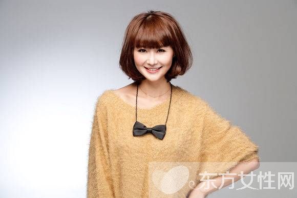 湖南卫视主持人吴瑕春光乍泄 露毛不雅照曝光