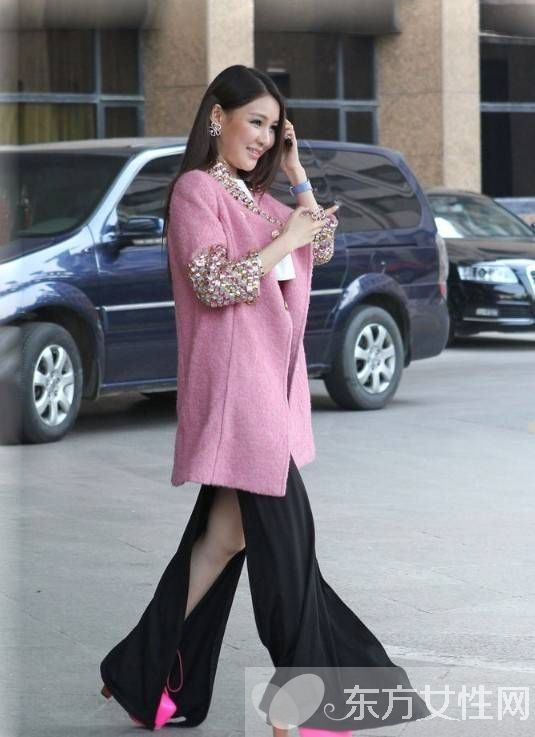 炫富女郭美美是谁 郭美美与干爹王军激战图遭曝光