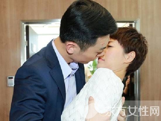 马伊琍朱亚文上演大尺度激情戏 马伊琍片场 挤奶 不忘词