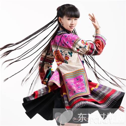 小彩旗比基尼照曝光 小彩旗与28岁老公上演老少恋