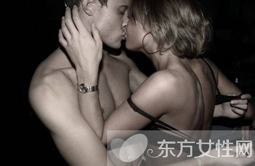 90后校园情侣野战经验分享 激情啪啪尺度惊人