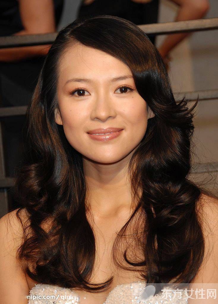 章子怡母亲李涿生资料 章子怡和王健林什么关系