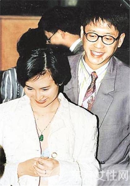 何超琼许晋亨世纪婚礼成全港热话 可 赌后 赢了事业输了家庭