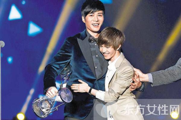 郭敬明撒娇陈学冬疑恋情坐实 陈学冬整容前后照差太多