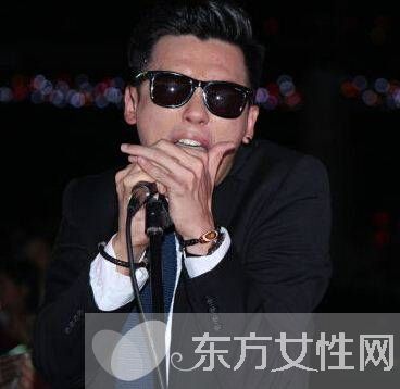 柯震东哥哥柯家洋微博资料 柯家洋柯震东合照遭曝光