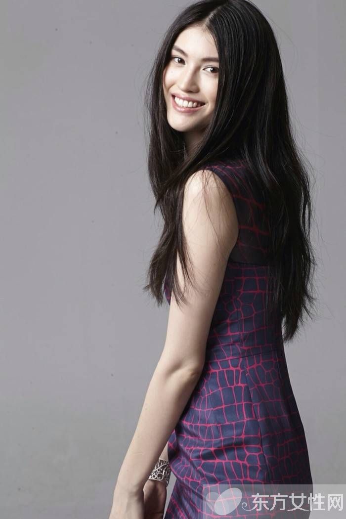 中国超模何穗老公是谁 微博晒结婚证并称 比珍珠还真