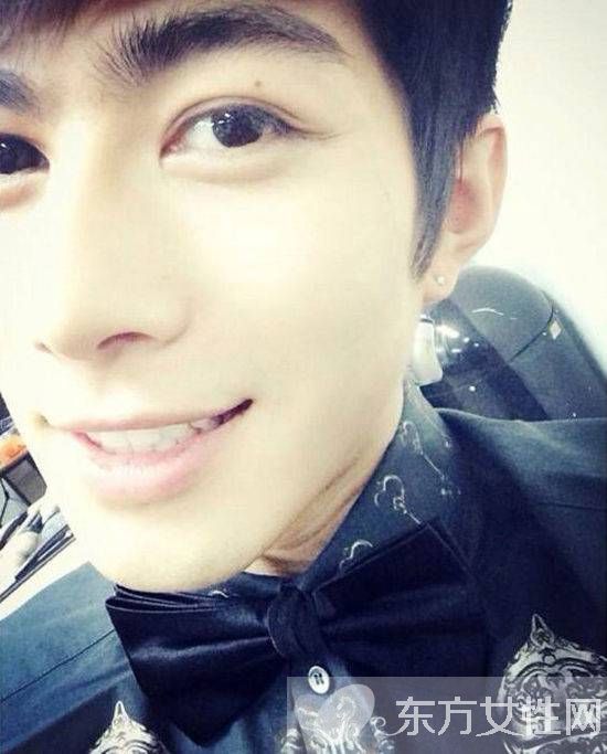 郭敬明撒娇陈学冬疑恋情坐实 陈学冬整容前后照差太多