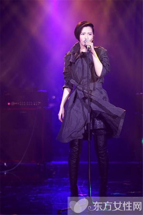 谭维维手臂霸气纹身引争议 揭谭维维多处纹身来历