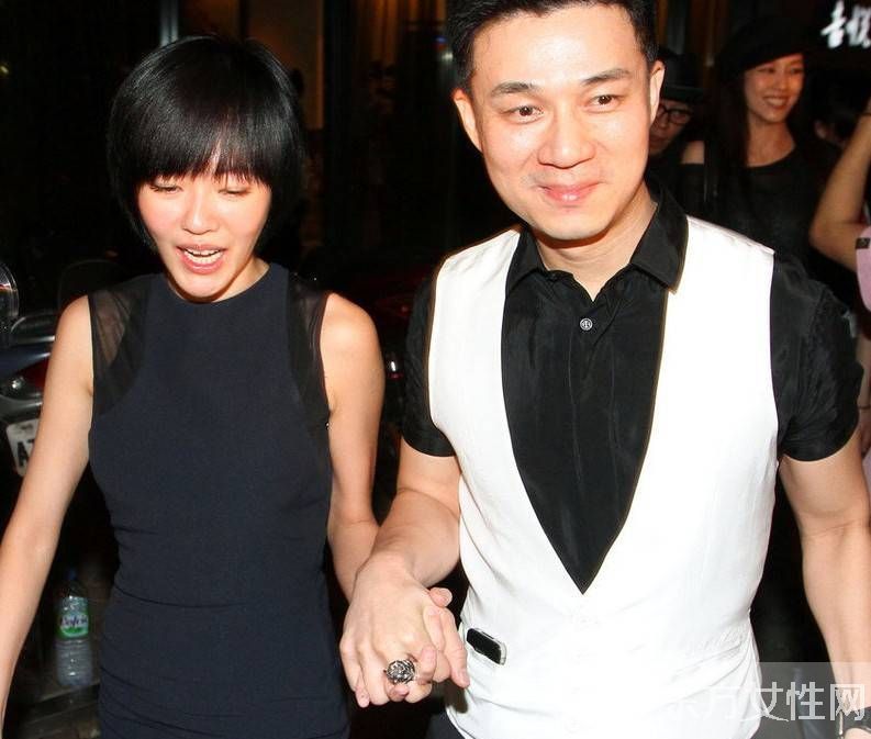 小s揭秘家暴事件始末 失业不忍寂寞微博狂刷存在感