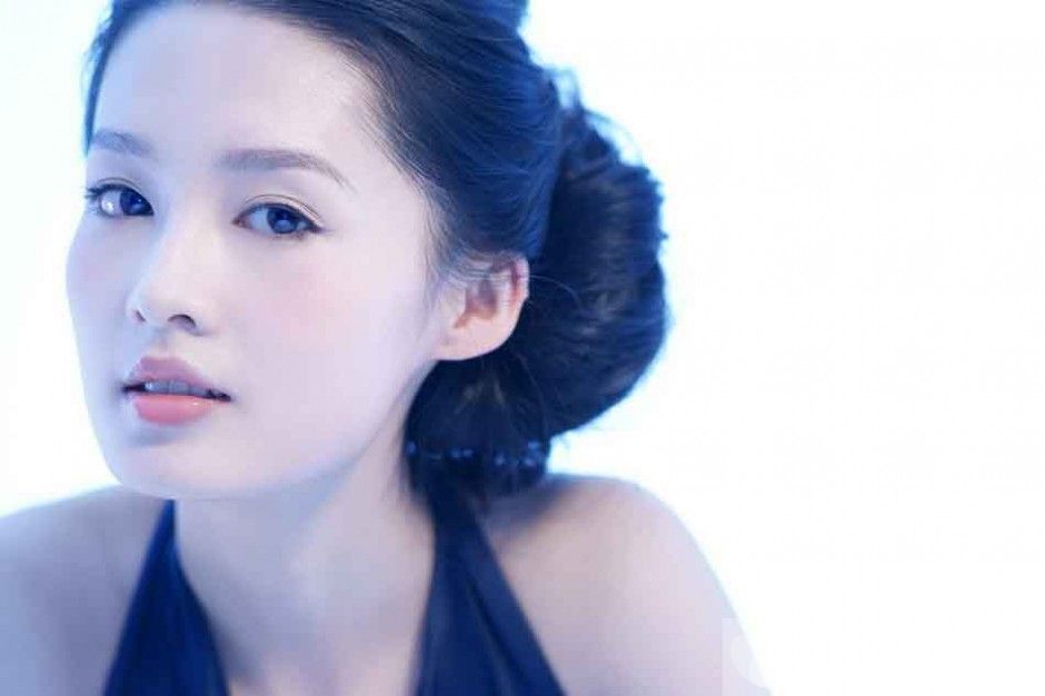 李易峰林允儿疑恋情曝光 揭李易峰前女友竟然是她