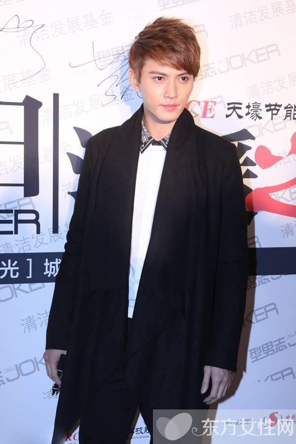 徐正曦女友个人资料 戚薇和徐正曦的儿子照片曝光