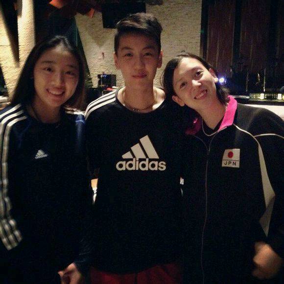 张晓雅微博资料曝光 网友赞张晓雅比型男还要型