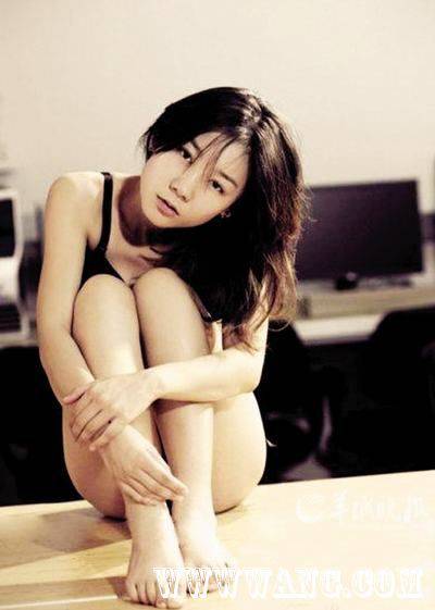 网络红人苏紫紫全裸图片 赤身露体接受采访