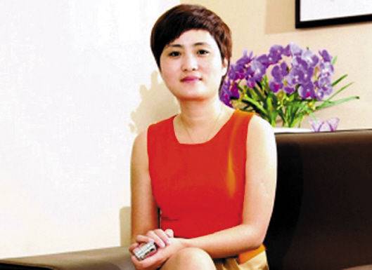 浙江永康美女老板帮弟弟还赌债惹诈骗罪 出逃非洲终被捕