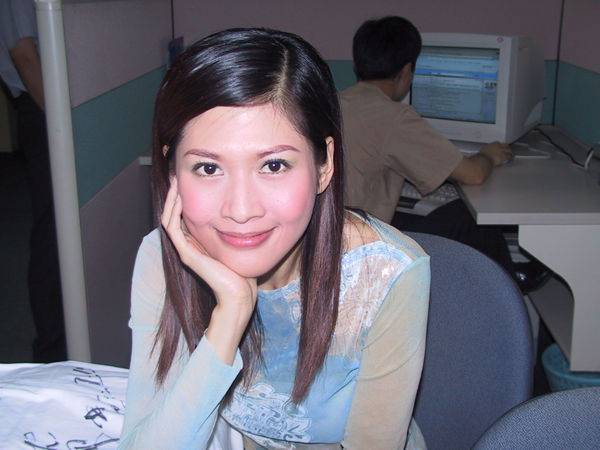 凤凰女主播沈星惨遭整容失败 沈星整容前后照片