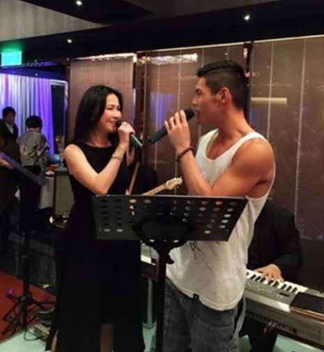 揭向华强黑社会背景 向华强玩过多少女明星