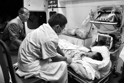 王思丽为什么会生蛆 获热心人士捐款