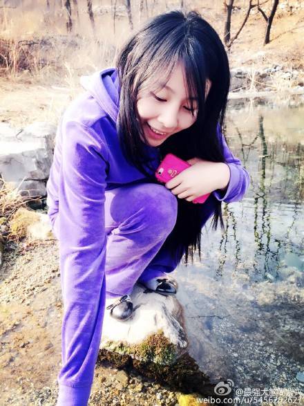 周紫卉炒股赚翻为父买车 少女股神爱好养猪遛鹅