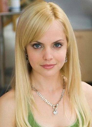 米娜苏瓦丽不雅照被爆 超大尺度现凸点