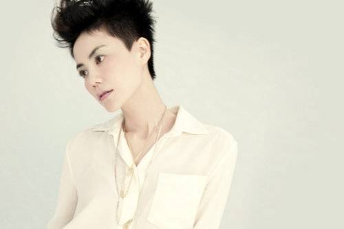 47岁王菲欲再生女 揭王菲混乱恋爱婚姻史