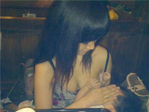 揭秘人乳交易内幕 成人奶妈提供性服务