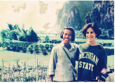  月亮妈妈 徐秀珍仅小学三年级文化 如今是精通11门国外语导游